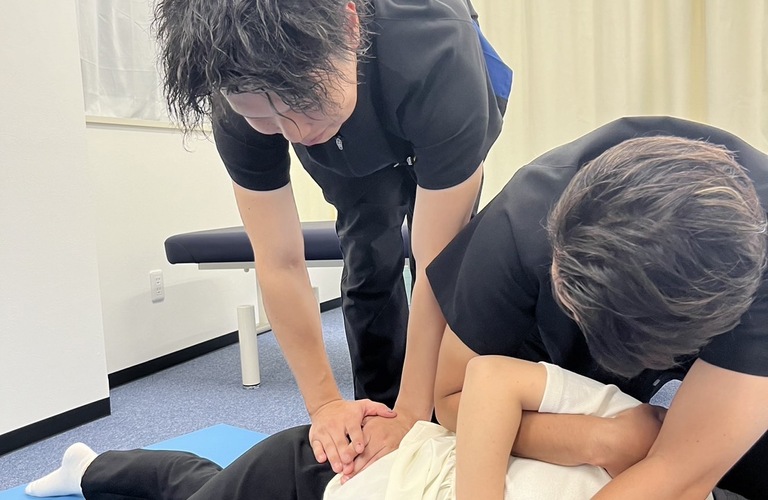 ぎっくり腰の痛みを根本から改善！口コミで選ばれる整骨院