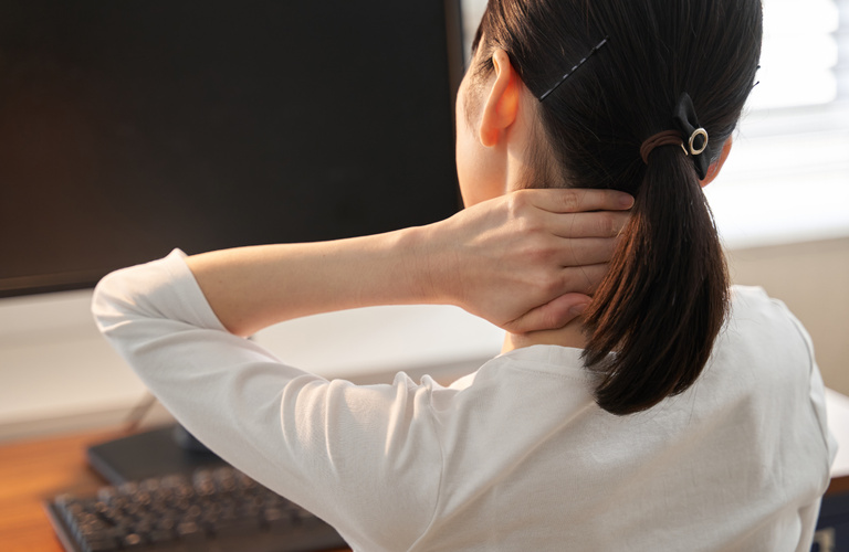 整体師監修：タオルでできる“首のゆがみ”リセット術