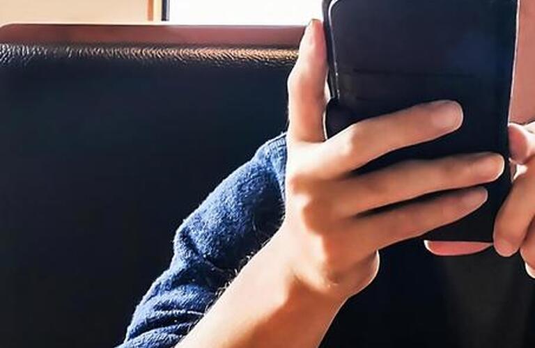 「スマホ首」「巻き肩」…“胸郭”の固さが呼吸の浅さと疲労感に影響⁉