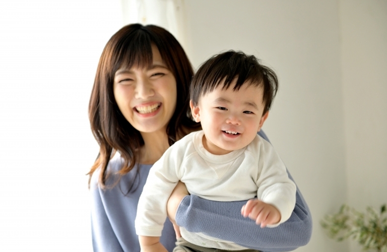 子育てママを応援！肩こりと腰痛を解消する秘訣